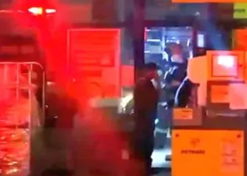 A dat foc pompei de benzină, să scape de diavol