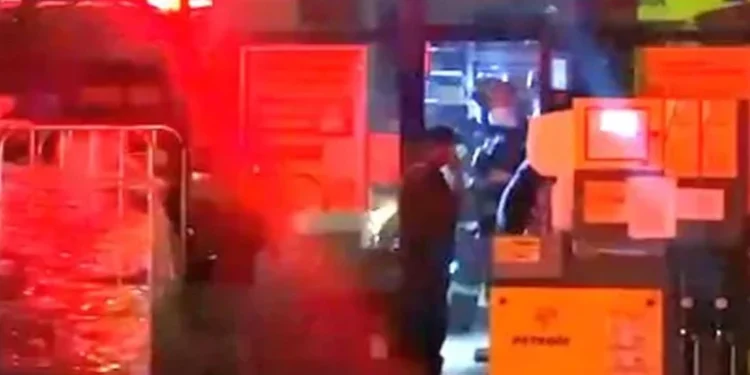 A dat foc pompei de benzină, să scape de diavol