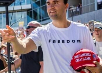 Asasinarea lui Charlie Kirk: Arma crimei a fost găsită, iar FBI-ul are „imagini video clare” cu suspectul