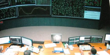 Mineri și energeticieni, ținuți captivi în companie