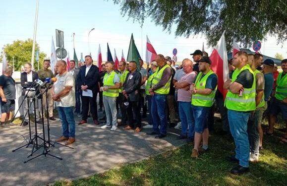 Fermierii polonezi blochează frontiera cu Ucraina: „Nu este un protest, ci un strigăt de disperare”