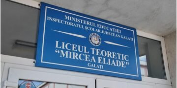 Profesor bătut în curtea școlii