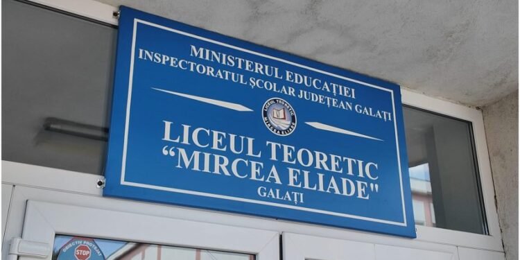 Profesor bătut în curtea școlii