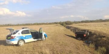 Urmărit pe câmp de mașina poliției