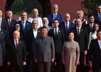 Dăncilă și Năstase, în fotografii cu Xi Jinping, Putin și Kim Jong Un la parada militară de la Beijing. Reacția MAE