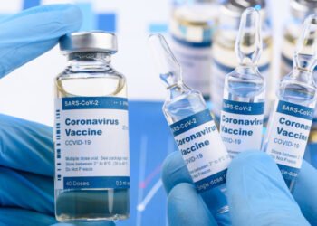 Bruxelles recunoaște: vaccinurile anti-Covid au fost aprobate fără date complete