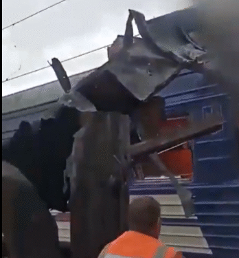 Tren lovit de „drone ruseşti” în regiunea Sumî