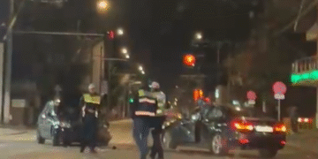 Două mașini s-au ciocnit violent în Târgu Jiu