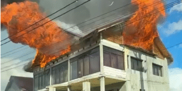 Vilă mistuită de flăcări în Gorj