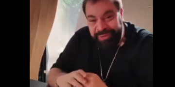 Florin Salam le cântă viitorilor preoți, la Balul Bobocilor