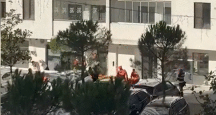 A căzut pe saltea, dar aceasta nu era umflată!