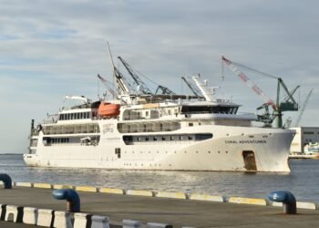 Turistă uitată pe insulă și găsită fără suflare