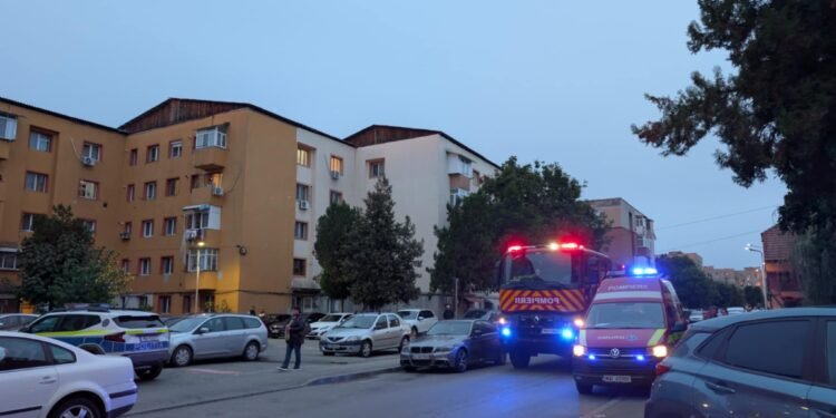 Incendiu la un bloc din Târgu Jiu