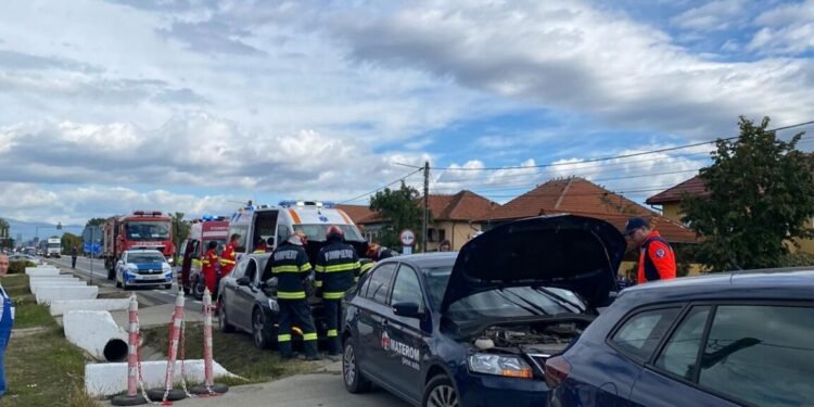 Evenimente în lanț pe DN66 – patru răniți și mașini făcute praf!