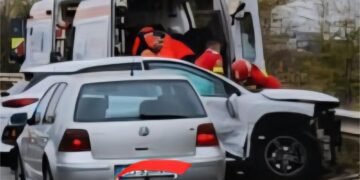 Patru mașini avariate, cinci oameni la spital