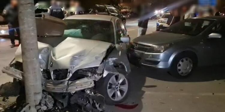 Carambol spectaculos în Craiova! O șoferiță de 18 ani a provocat un accident în lanț