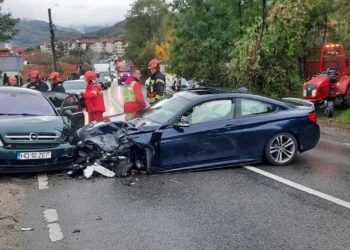 Carambol pe DN 66, trafic blocat