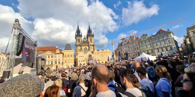 🇨🇿 Cehia votează sub spectrul unei schimbări geopolitice: ascensiunea populistului Andrei Babiš ar putea îndepărta țara de Bruxelles și Kiev