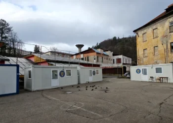 Coșmarul sinistraților: „Ne-au promis case, dar trăim printre șobolani și mucegai de trei ani!”