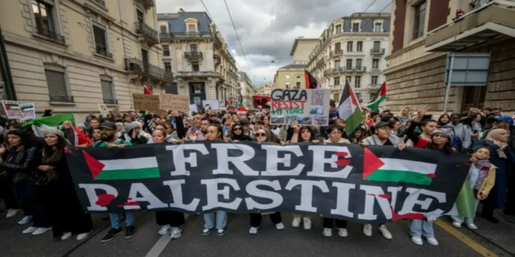 Proteste în centrul Londrei: peste 440 de arestări în sprijinul grupului interzis Palestine Action