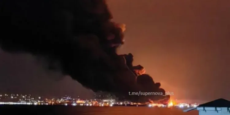 Explozii uriașe în Crimeea ocupată! Depozit de petrol lovit de drone ucrainene la Feodosia