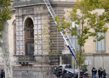 Jaful de la Luvru, reclamă pentru compania germană Böcker: liftul de marfă, vedeta neașteptată