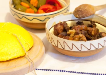 Cum să obții jumări de porc crocante și gustoase — ghid complet pentru un preparat autentic de iarnă