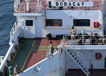 Petrolierul rusesc „Pushpa”, suspectat că face parte din flota-fantomă a Moscovei, investigat în Franța. Membri ai echipajului, arestați