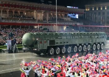 Coreea de Nord a prezentat cea mai nouă rachetă balistică intercontinentală la parada de 80 de ani a Partidului Muncitorilor