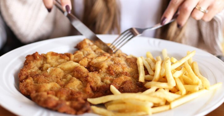 Au scos carnea de porc din cantinele școlare. Ce spun fermierii!