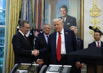 Trump și Pfizer: Acord istoric pentru reducerea prețurilor medicamentelor în SUA