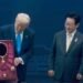 Donald Trump, primit cu onoruri regale în Coreea de Sud: „Mi-ar plăcea să port coroana chiar acum”