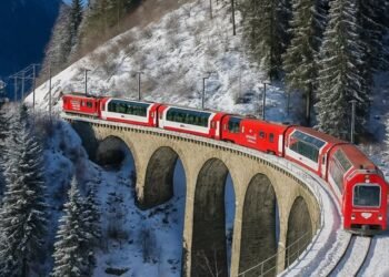 Glacier Express – cea mai lentă călătorie expres din lume, o lecție de frumusețe și răbdare prin inima Alpilor elvețieni