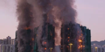 Mii de apartamente în flăcări, la Hong Kong