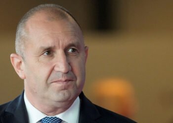 Președintele Bulgariei respinge legea privind preluarea rafinăriei Lukoil Burgas sub controlul statului