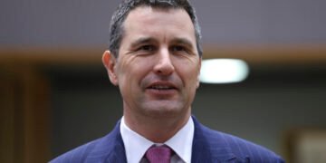 Vicepremierul Tanczos Barna povestește cum a fost înjunghiat în birou