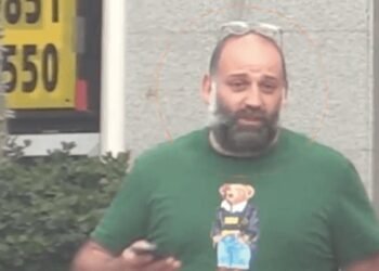 Zelenski blochează, prin decret, activele prietenului său corupt