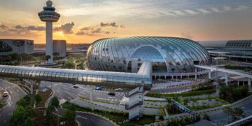 Singapore, prima țară din lume care introduce o taxă verde pe combustibilul pentru avioane