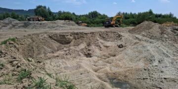 Furt de nisip și piatră la o balastieră din Gorj