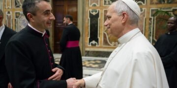 Românul de lângă Papa Leon