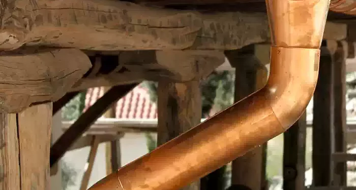 A furat burlane de cupru de la biserică