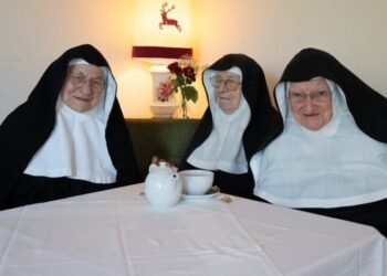 Trei călugărițe au evadat din azilul de bătrâni