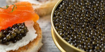 Caviarul de lux ar putea deveni un produs de masă: cercetătorii japonezi au găsit rețeta pentru sturioni femelă „creați” prin dietă