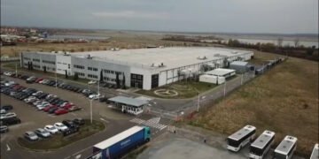 Anunță sute de concedieri colective