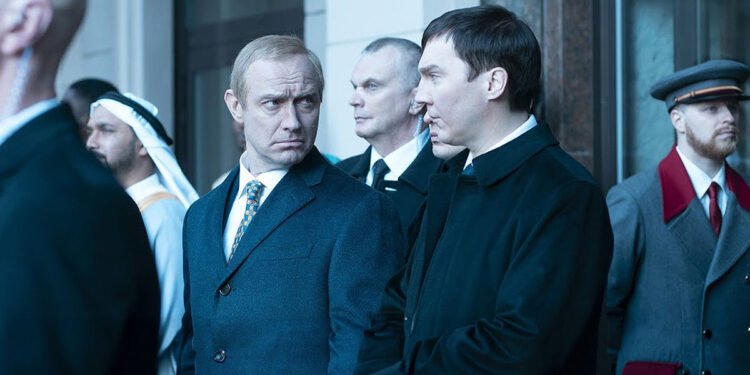 Primul trailer al filmului „Vrăjitorul de la Kremlin”, despre ascensiunea lui Vladimir Putin