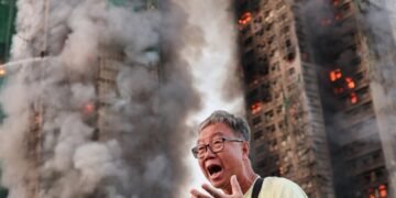 Incendiul din Hong Kong a ucis zeci de persoane, iar alte sute sunt încă dispărute