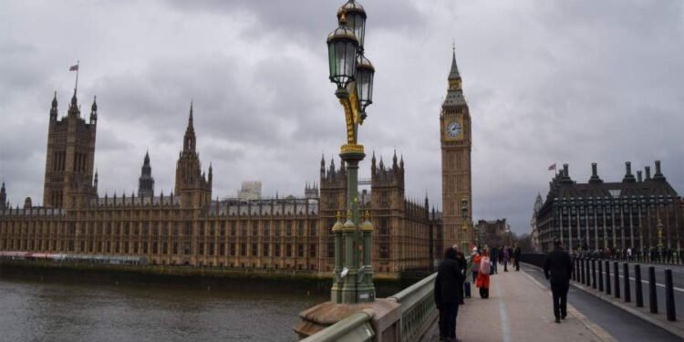 Număr record de cereri de azil în Marea Britanie