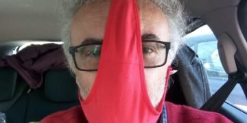 El este profesorul care abuza de eleve. Predă la un liceu din Craiova!