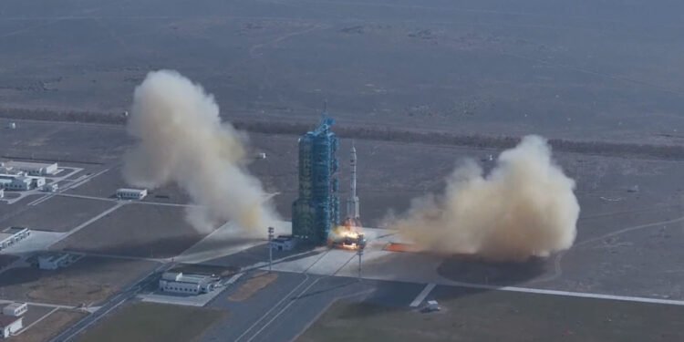 China a lansat nava spațială Shenzhou-22 pe orbită, fără echipaj