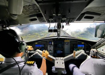 Scandal în aviația europeană: un pilot fals a zburat luni întregi cu pasageri la bord